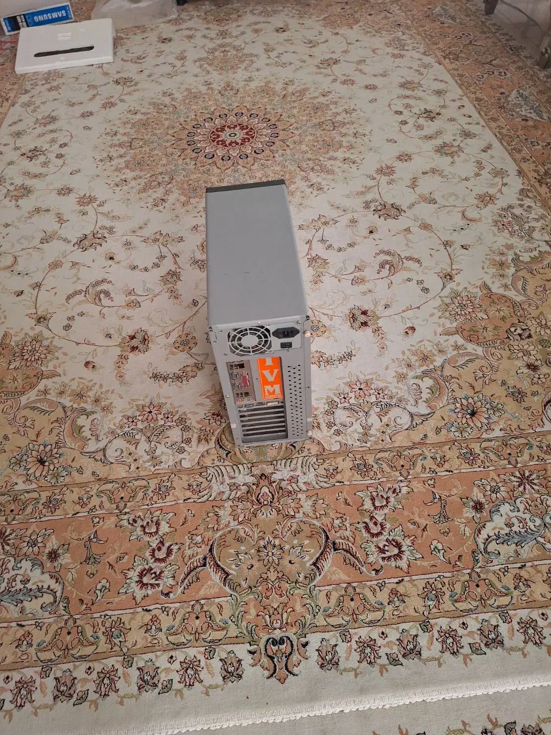 مانیتور در حد نو و کیس کامپیوتر قدیمی|قطعات و لوازم جانبی رایانه|همدان, |دیوار