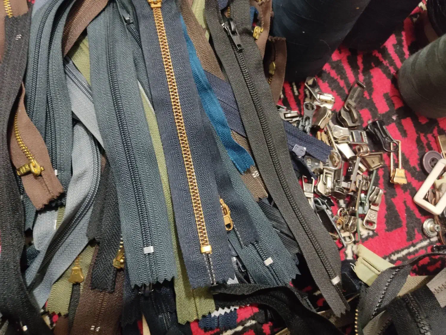 حراج اتو بخار و خرجکار خیاطی|حراج|تهران, جوادیه|دیوار