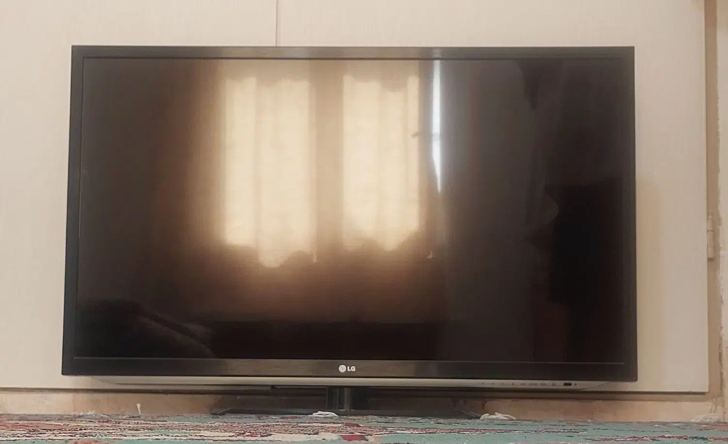 تلویزیون ۴۲اینچ|تلویزیون و پروژکتور|گرگان, |دیوار