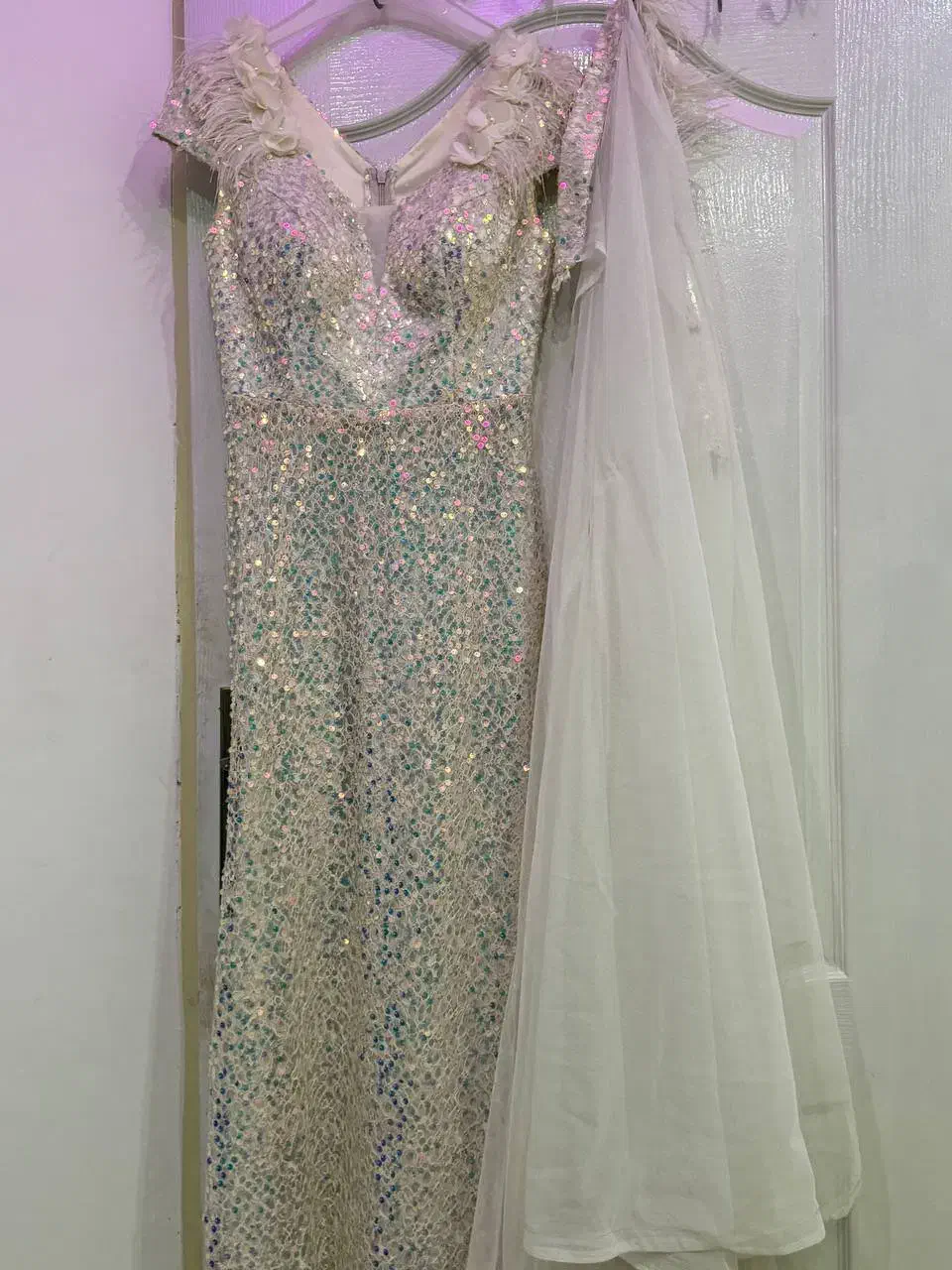 لبلس مجلسی|لباس|هشتگرد, هشتگرد قدیم|دیوار