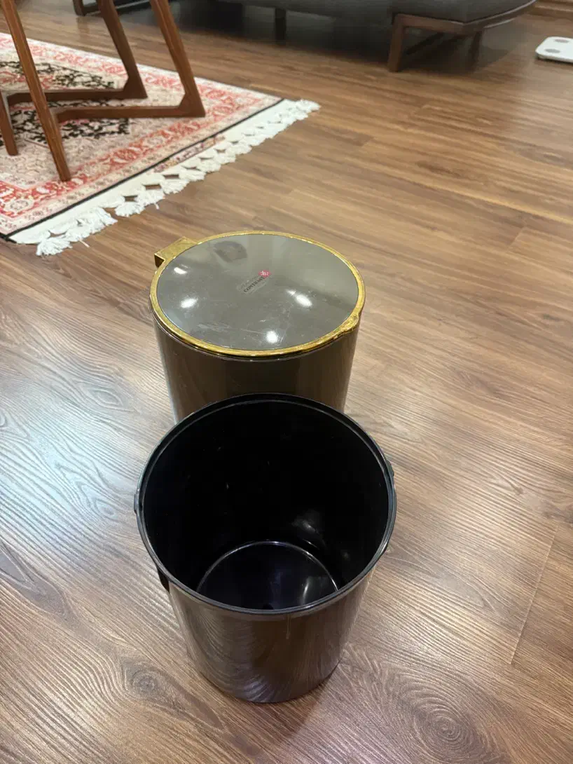 سطل زیاله پدال دار|لوازم نظافت|رشت, گلباغ نماز|دیوار