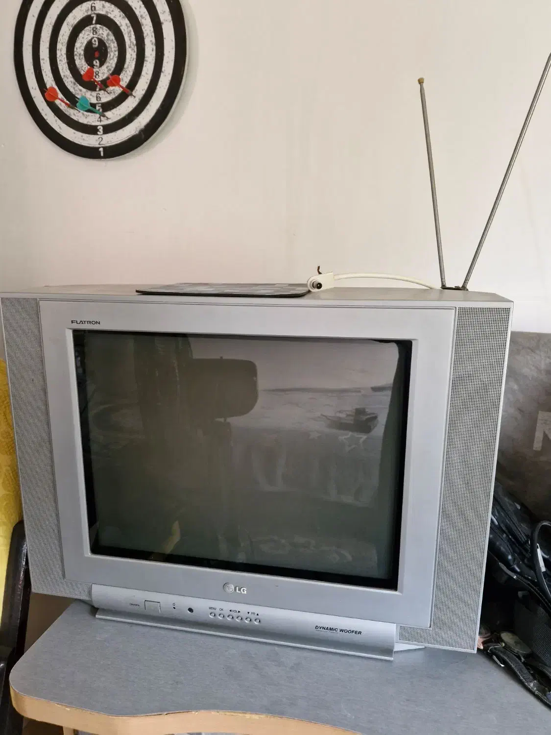 ۲۱ اینچ سالم|تلویزیون و پروژکتور|بندر انزلی, بشمن|دیوار