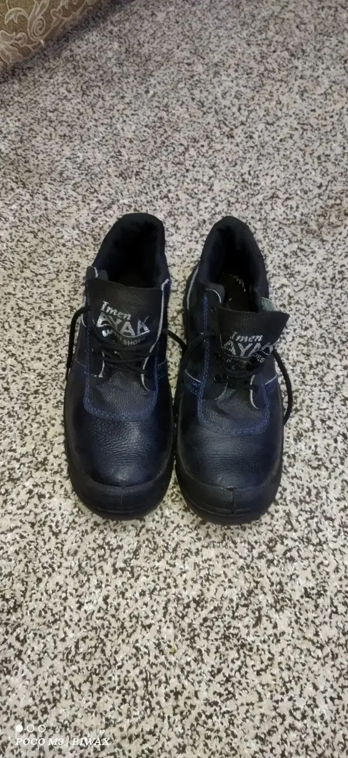 کفش کار|کیف، کفش، کمربند|دهلران, |دیوار