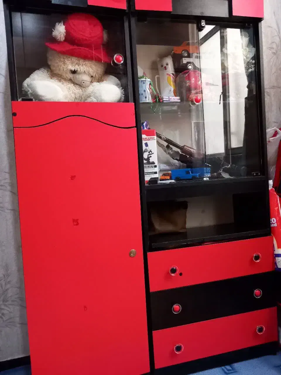 کمد بچه تمیز و سالم با تخفیف|اسباب و اثاث بچه|تهران, مینای شمالی (مخبر)|دیوار