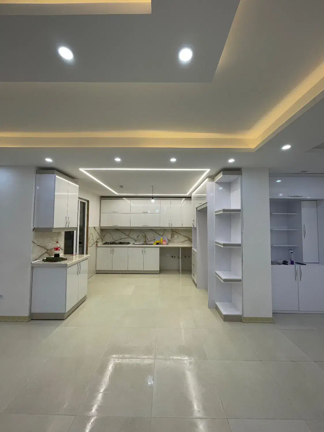 تک واحد لوکس ۳ خواب شهرک زعفرانیه|فروش آپارتمان|رشت, کوی غلام نیا|دیوار