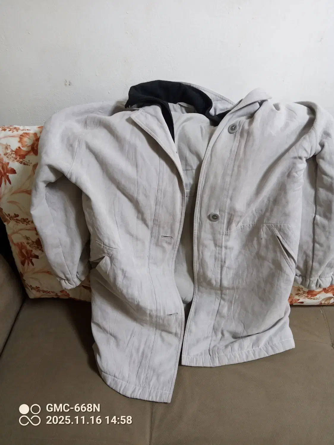 کت یا پالتو در حد نو بدون ایراد فقط بخاطر سایز|لباس|مریوان, |دیوار