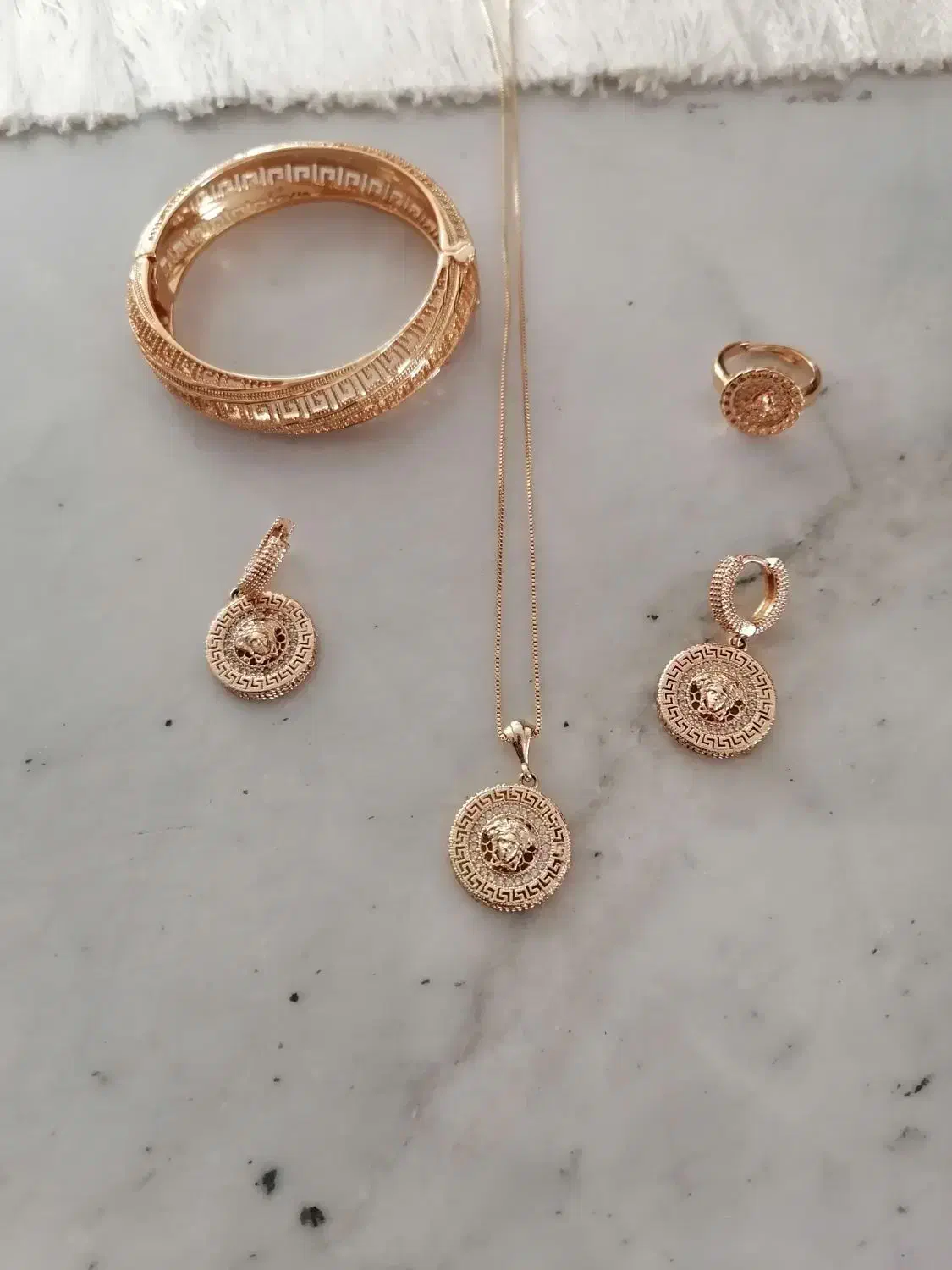 سرویس ورساچ رنگ ثابت|زیورآلات و اکسسوری|سیرجان, |دیوار