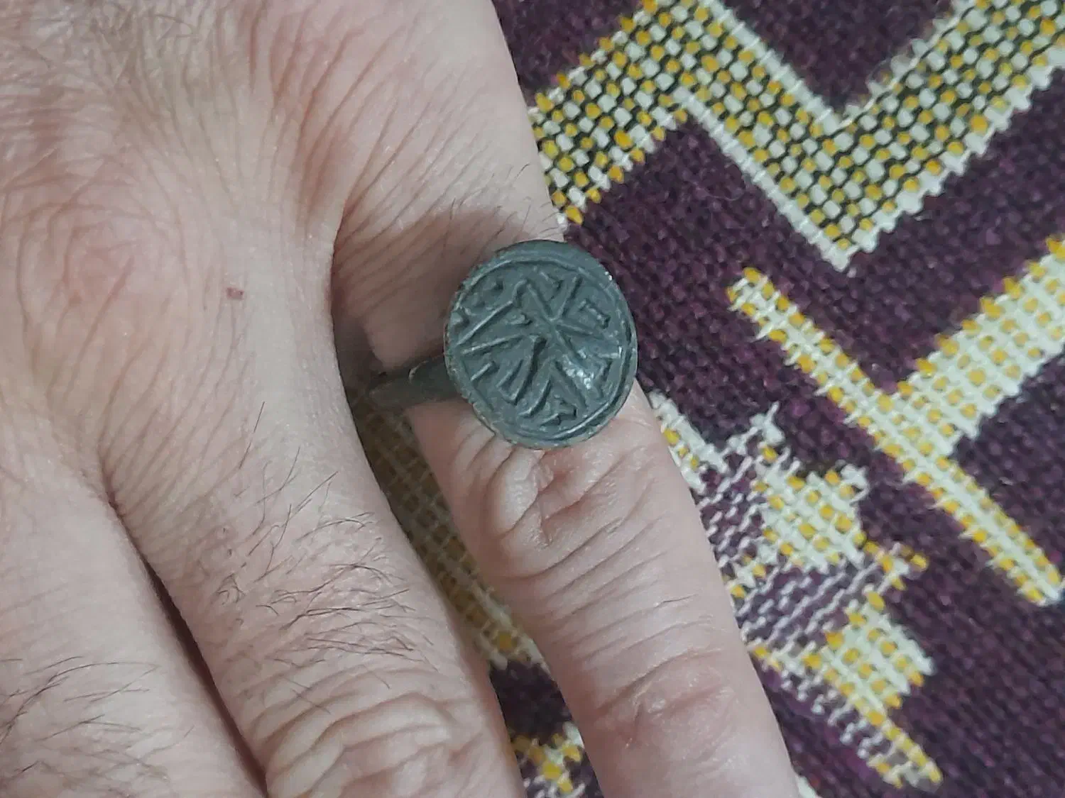 انگشتر هفت جوش که باخط عبری نوشته دارد|کلکسیون اشیاء عتیقه|گرگان, |دیوار