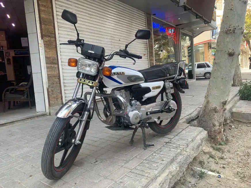 موتور پرواز ۲۰۰ مدل ۱۴۰۲. بسیار سالم|موتورسیکلت|ملایر, |دیوار