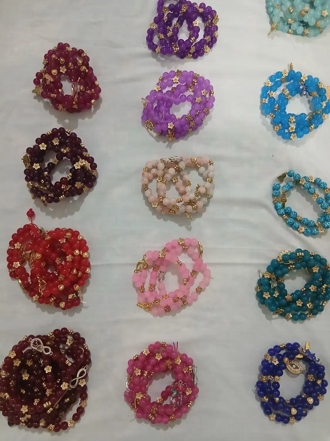 دستبند سنگی مهره ای|بدلیجات|قرچک, میرزائی شمالی|دیوار