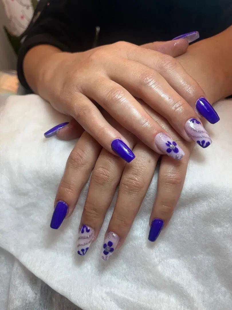 آرایشگری|خدمات آرایشگری و زیبایی|بروجن, |دیوار