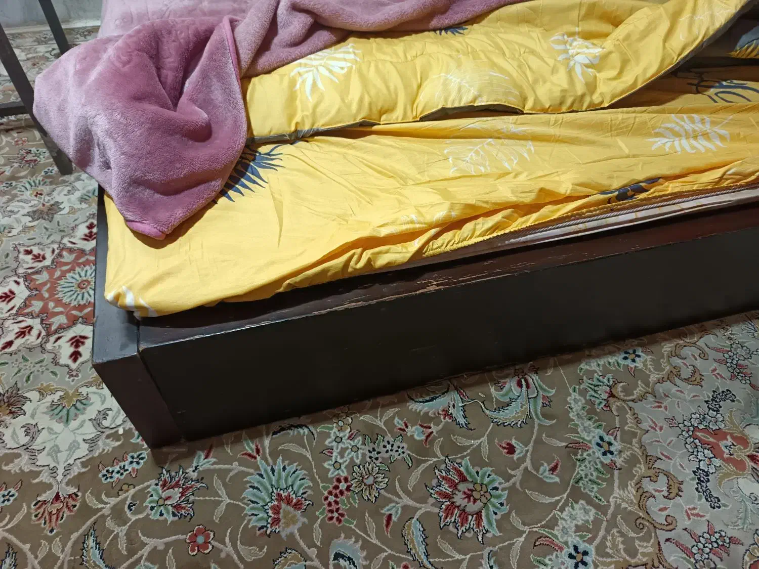 تخت خواب دونفره چوبی دوعدد کارکرده|تخت و سرویس خواب|سبزوار, عظیمیان|دیوار