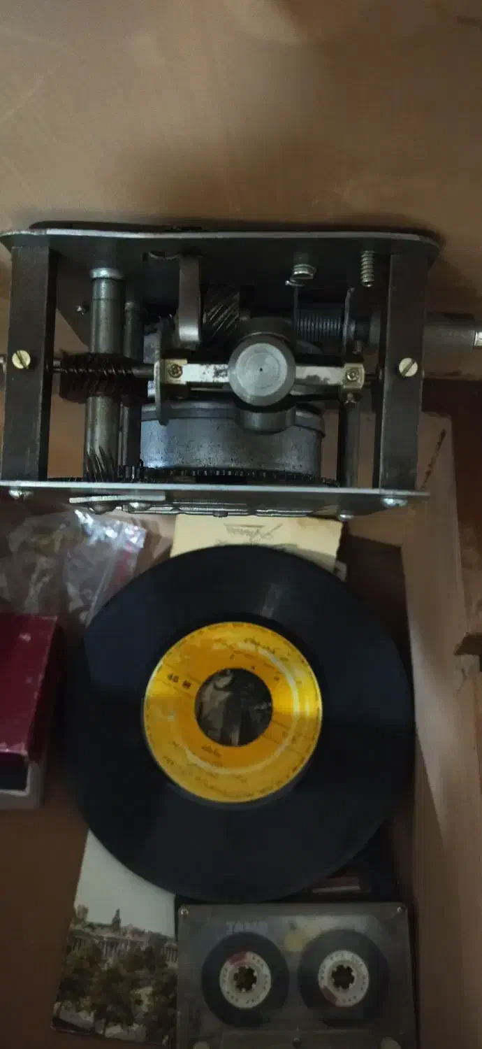 گرامافون عتیقه|کلکسیون اشیاء عتیقه|سنندج, |دیوار