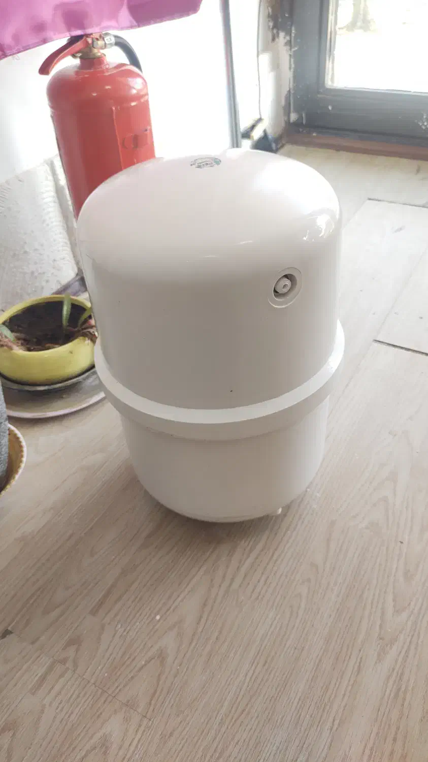 مخزن تصفیه آب ۴ گالن در حد نو|آب‌سردکن و تصفیه آب|کرج, کوی مدرس|دیوار