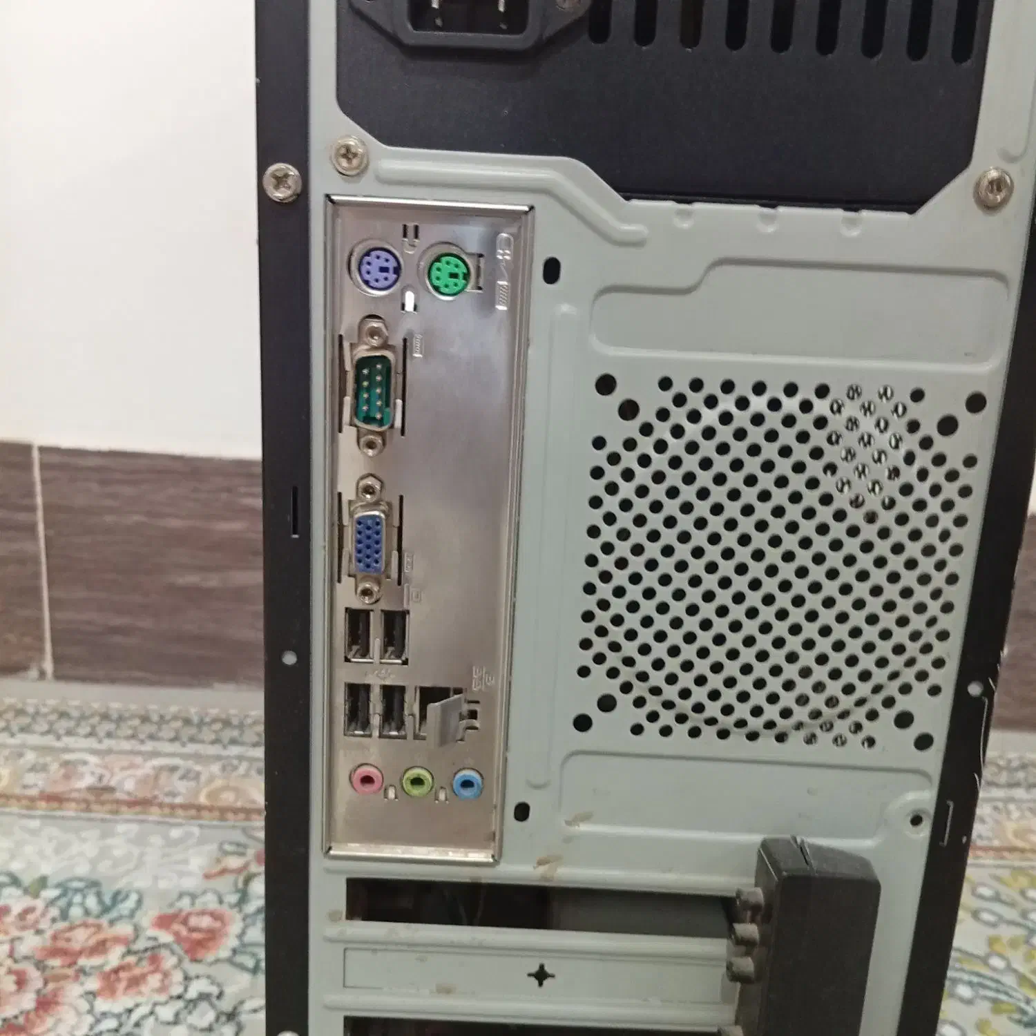 کامپیوتر ویندوز 7 با همراه لوازم کامل|رایانه رومیزی|بردسکن, |دیوار