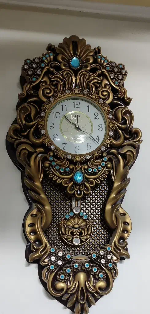 ساعت دیواری در حد نو ب فروش میرسد|ساعت دیواری و تزئینی|تربت‌حیدریه, منظر|دیوار