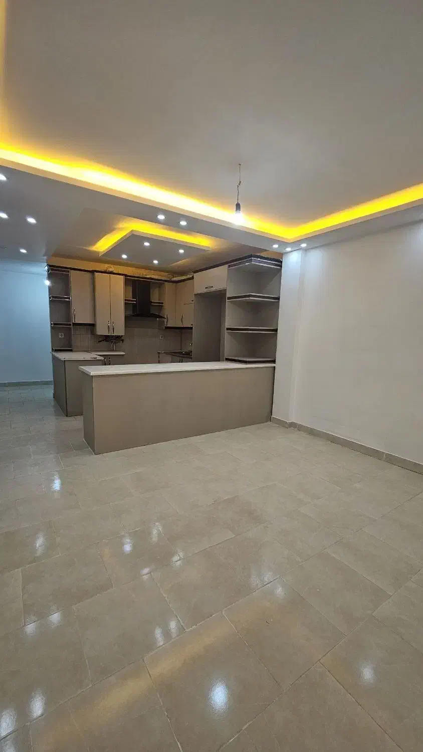 فاز۴ ارم غربی وام تسویه جنب مرکز خرید دریا اقساطی|فروش آپارتمان|هشتگرد, شهرک ارم غربی|دیوار