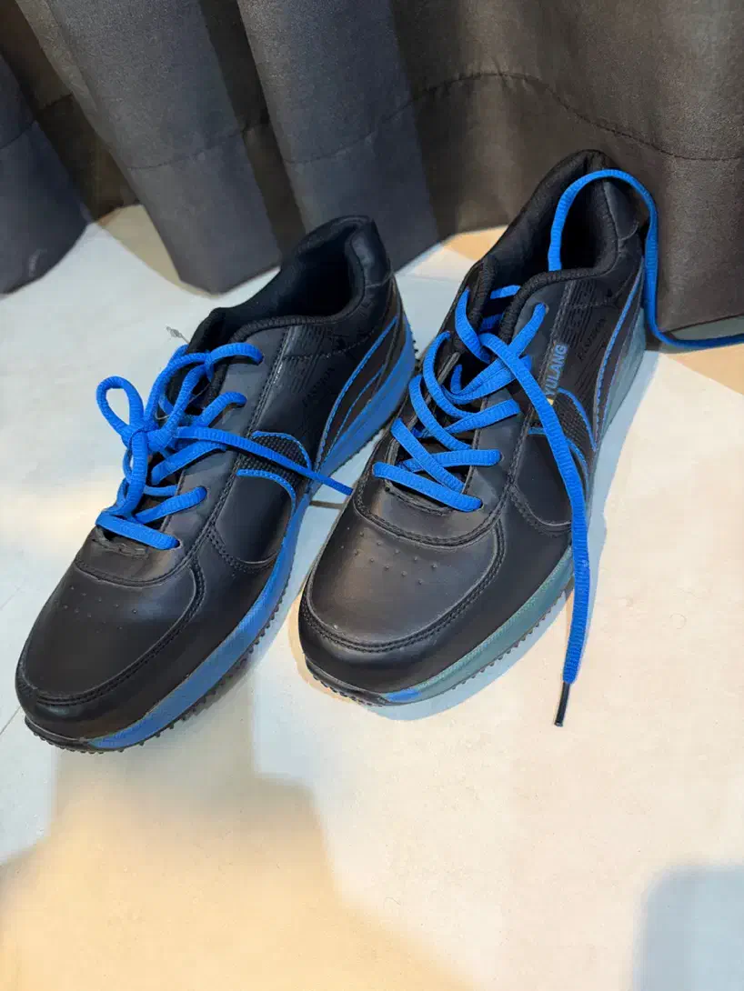 کتانی اسپرت اورجینال|کیف، کفش، کمربند|ساوه, |دیوار