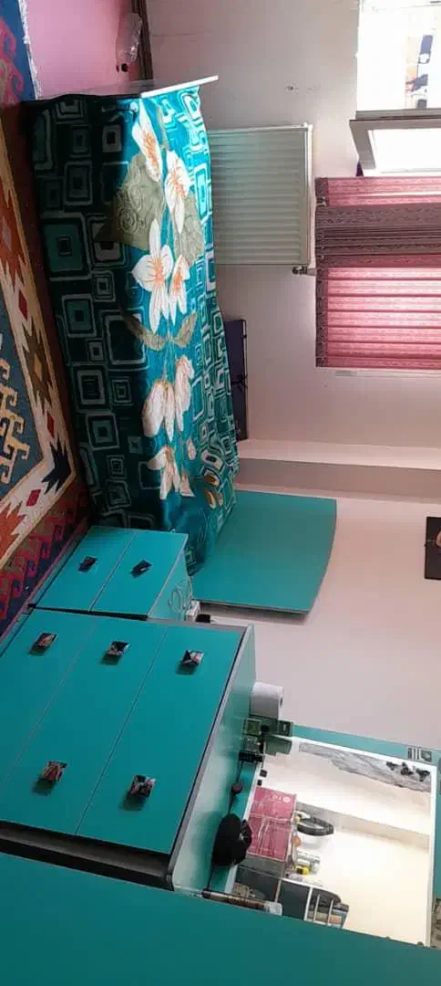 تخت وکمد|تخت و سرویس خواب|صدرا-فارس, فاز ۱|دیوار