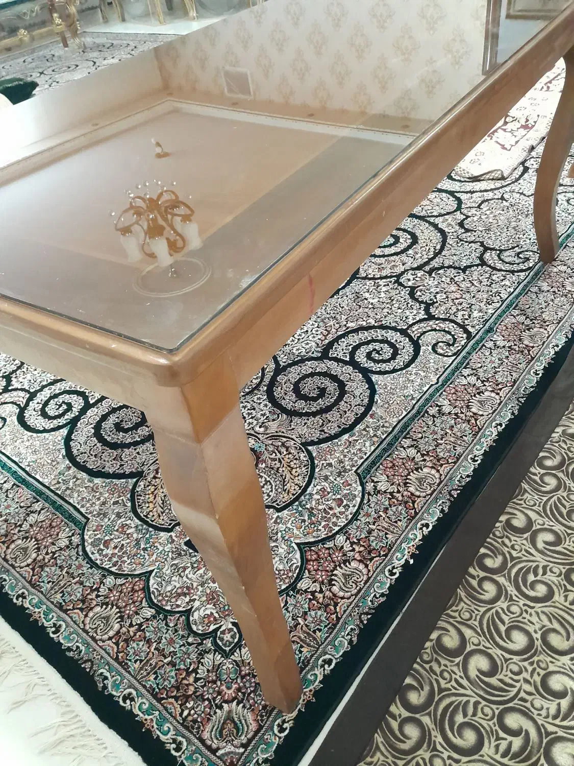 میز چوبی از نوع مرِغوب و اعلا|میز و صندلی غذاخوری|شهرکرد, |دیوار