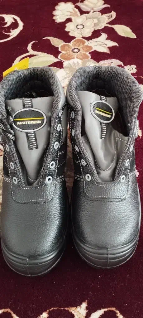 کفش کار نو  اشکذر|کیف، کفش، کمربند|اشکذر, |دیوار