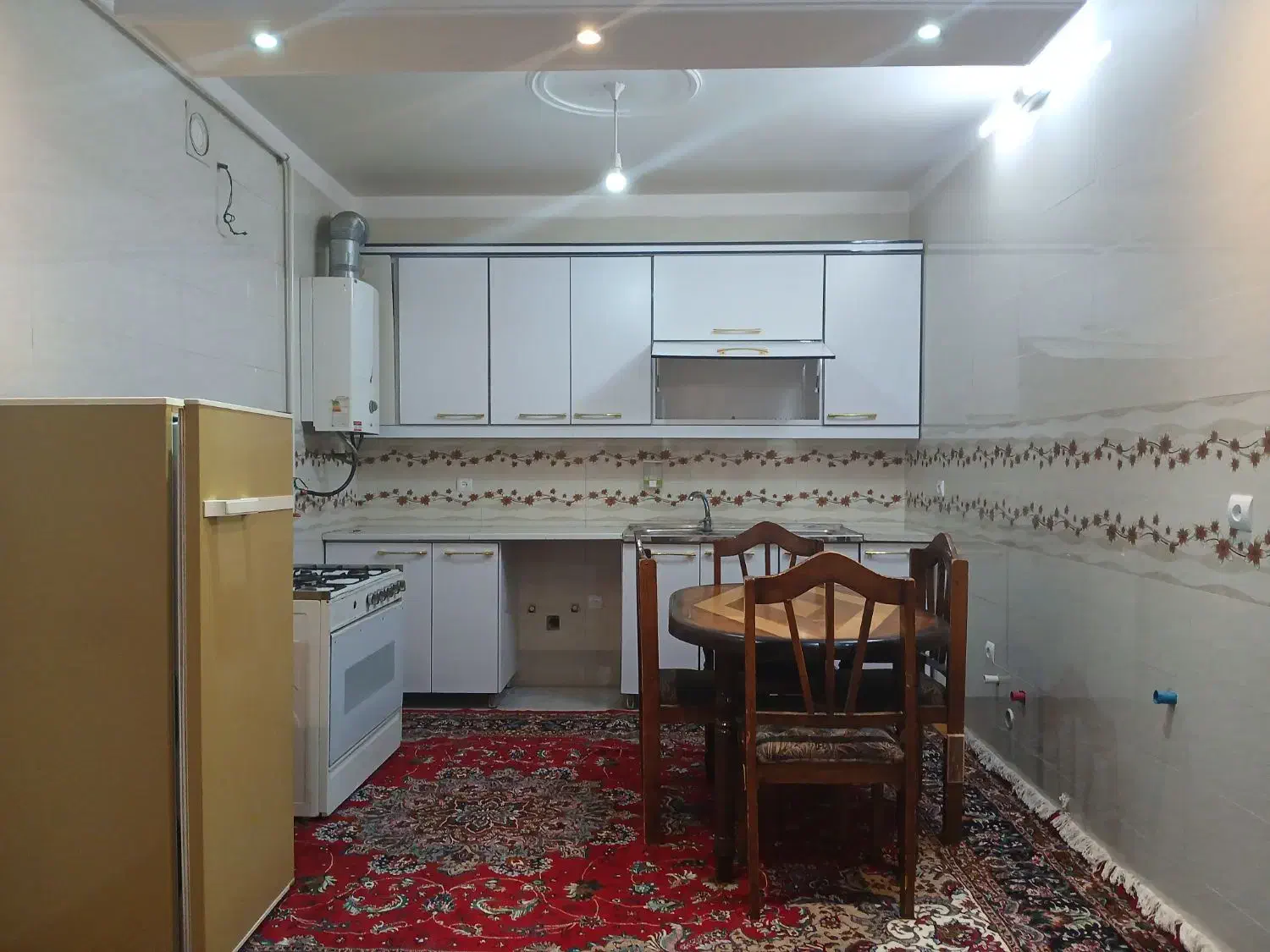 سوییت|اجارهٔ کوتاهمدت آپارتمان و سوئیت|بروجرد, |دیوار