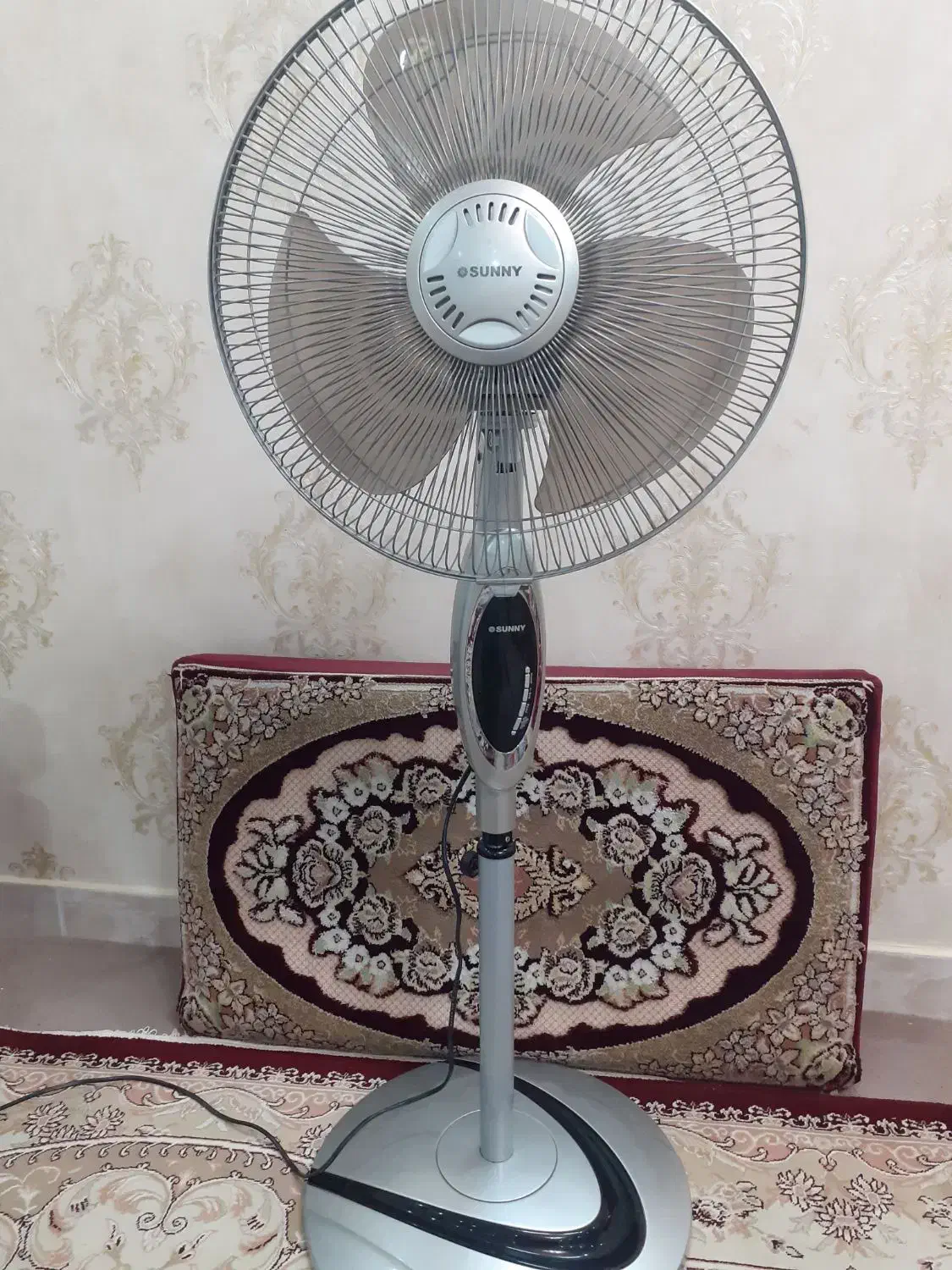 چهار عدد پنکه کاملا سالم|پنکه و تصفیه‌کنندهٔ هوا|قم, زنبیل آباد|دیوار