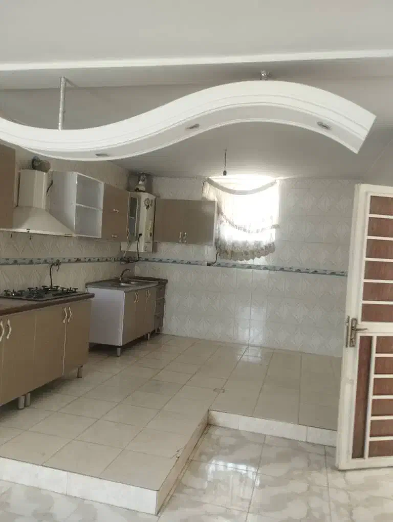 خانه خانه اجاره ای نوساز نزدیک به خیابان اصلی|اجارهٔ خانه و ویلا|شیراز, شاپورجان|دیوار