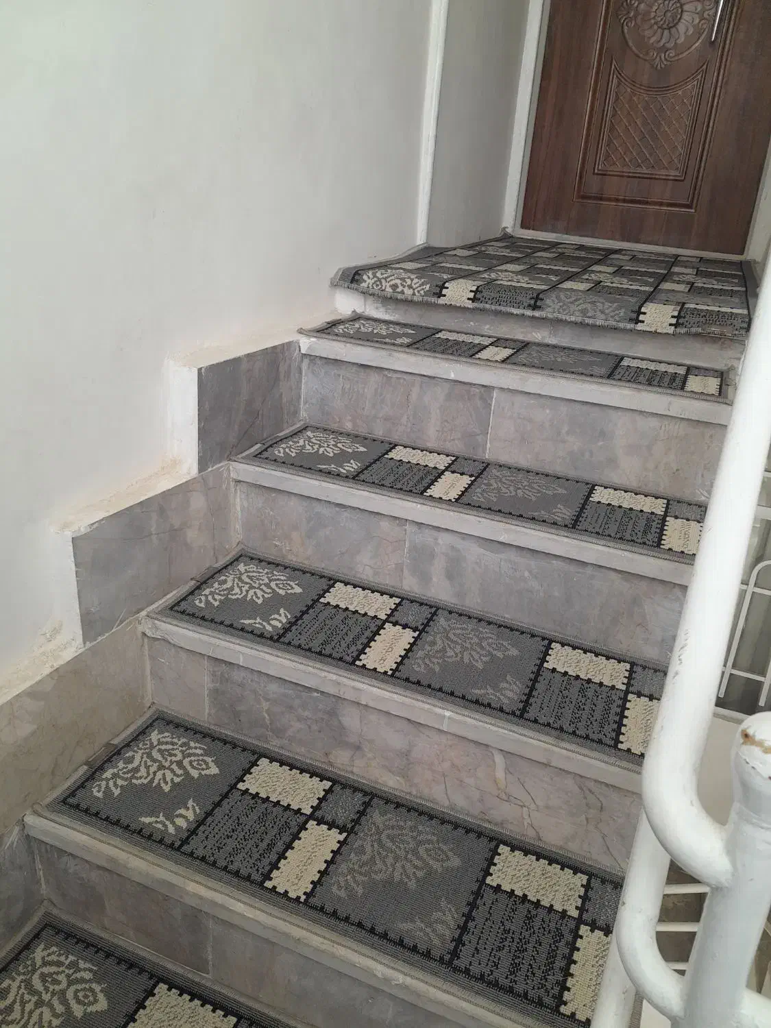 گلیم و پادری راه پله نو|گلیم، جاجیم، گبه|مشهد, پنجتن|دیوار