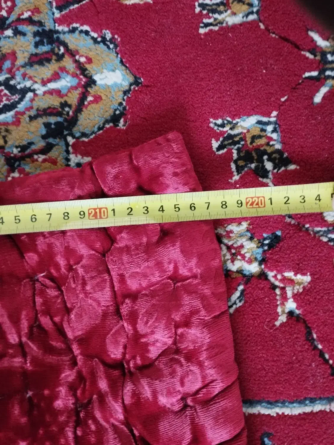 لحاف|رختخواب، بالش، پتو|برخوار, |دیوار