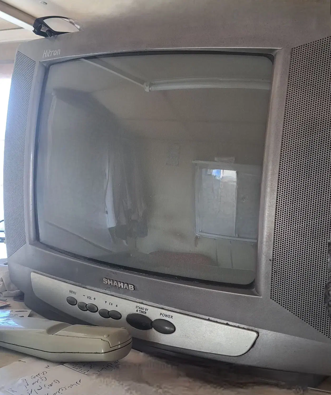 تلویزیون ۱۴|تلویزیون و پروژکتور|اندیشه, اندیشه فاز ۱|دیوار