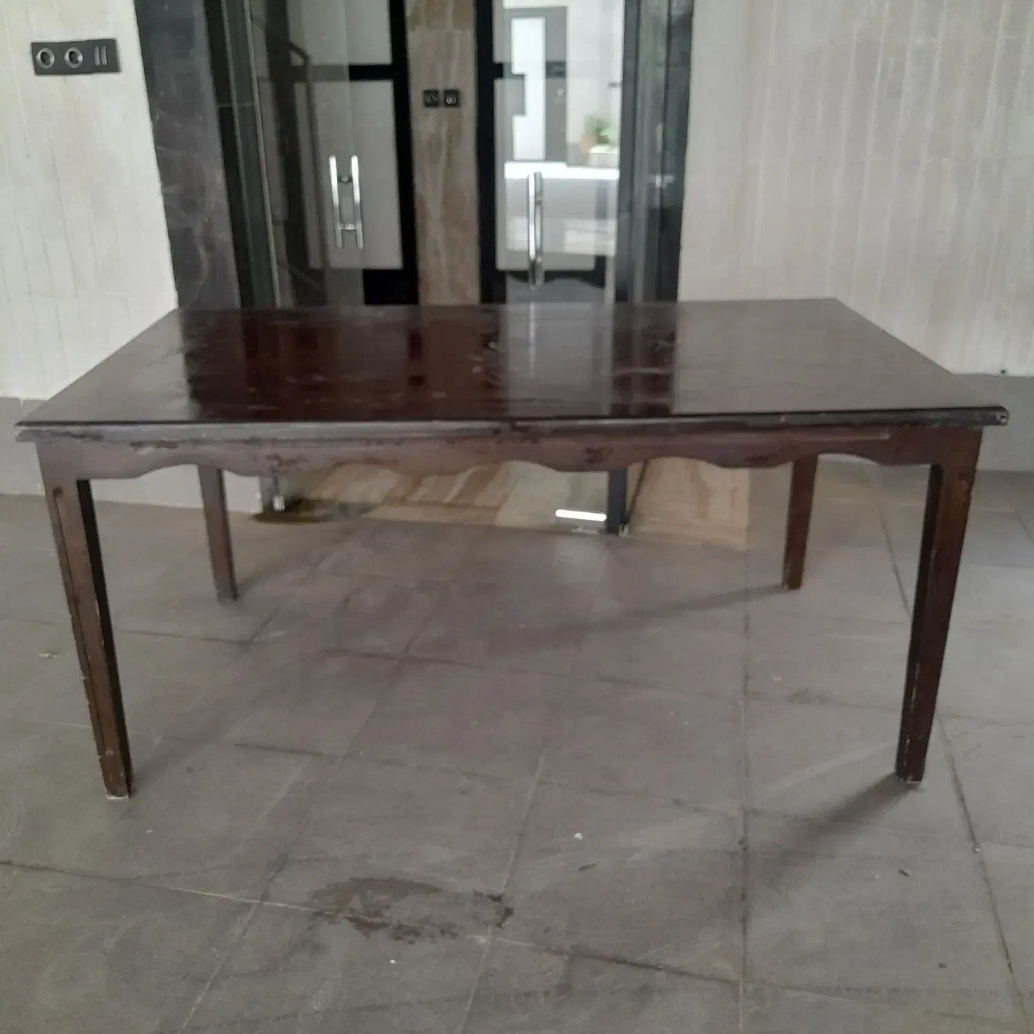 میز ناهار خوری|میز و صندلی غذاخوری|اندیشه, اندیشه فاز ۱|دیوار