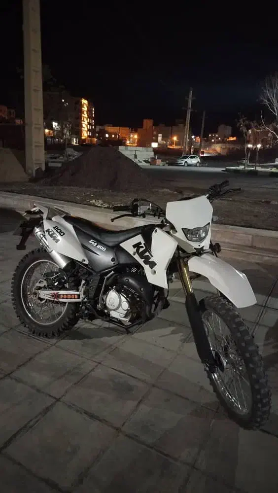 تریل بهرو ۲۰۰|موتورسیکلت|بروجرد, |دیوار