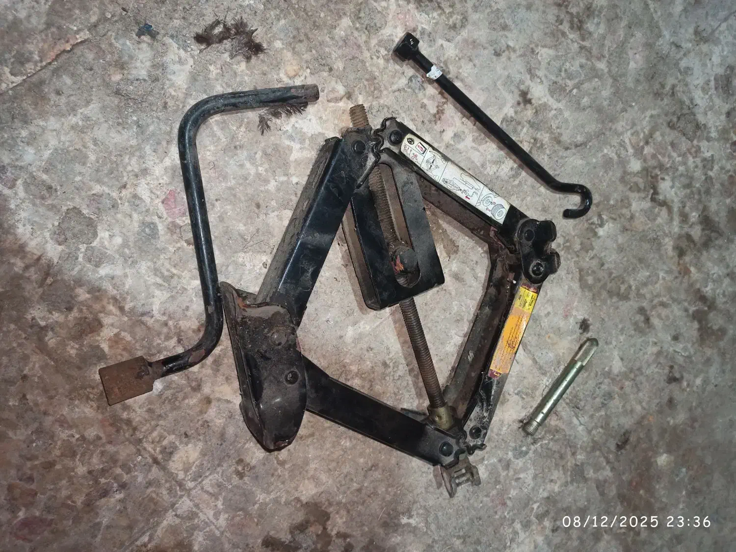 جک خودرو ماشین سالم قیمت مناسب|قطعات یدکی و لوازم جانبی|خرمشهر, |دیوار