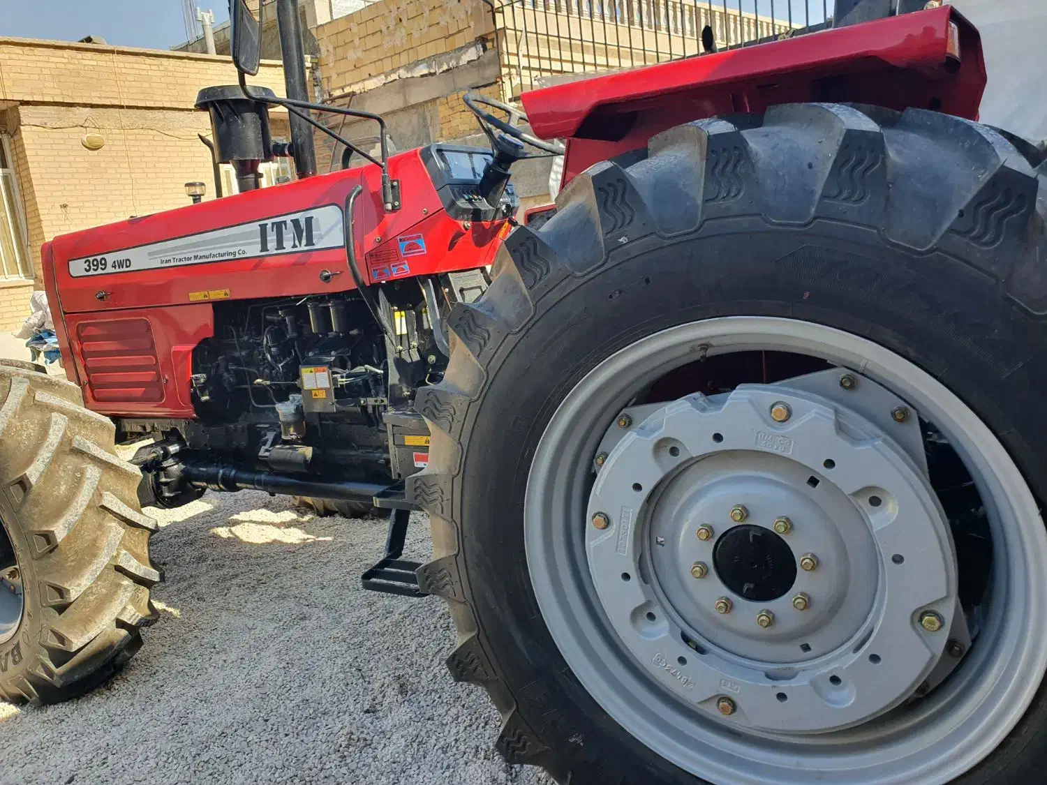 تراکتور۳۹۹جفت خشک|خودرو سنگین|مرودشت, ثبت احوال|دیوار