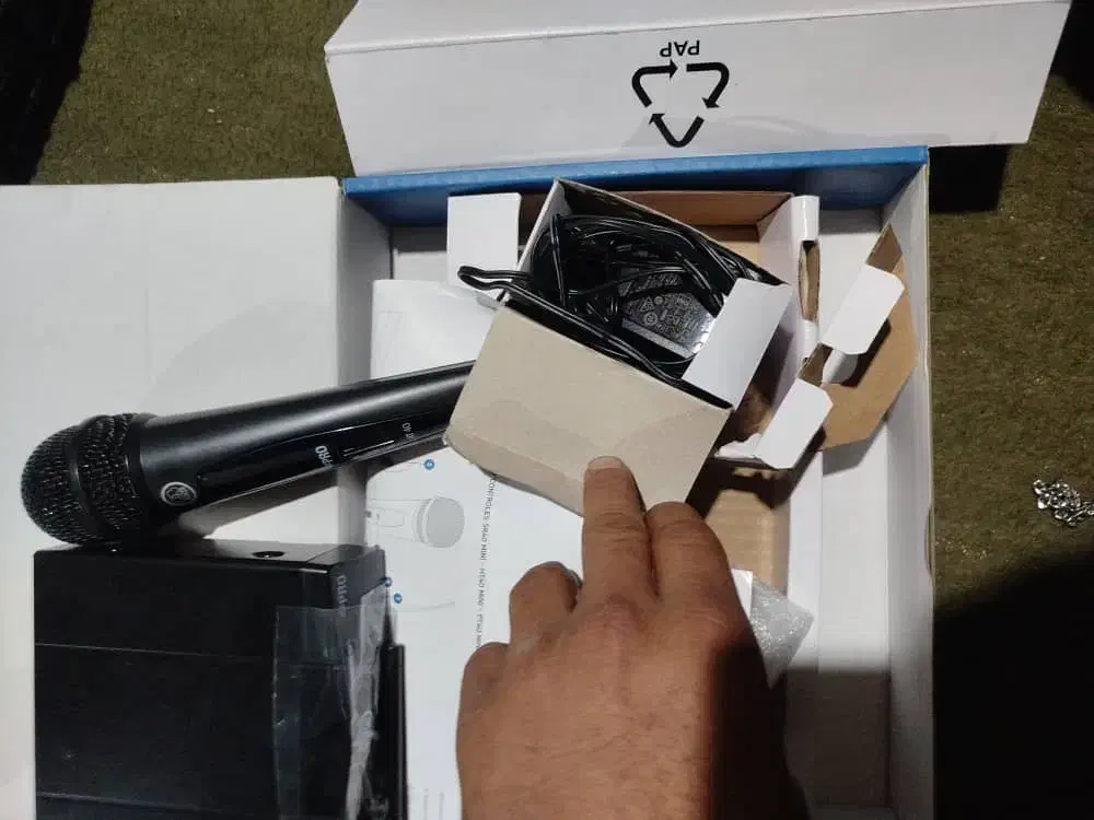 میکروفن اکاجی در حد نو|آلات موسیقی|زرین دشت (فارس), |دیوار