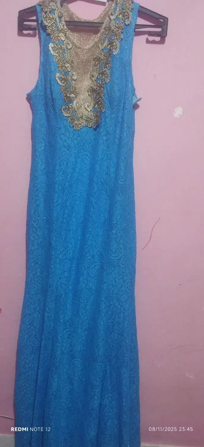 لباس مجلسی|لباس|بم, |دیوار