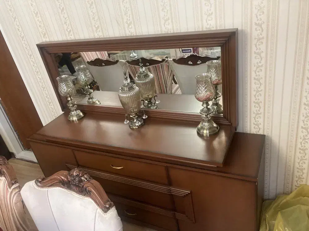 آیینه وکنسول و میز و ویترین|بوفه، ویترین، کنسول|قزوین, |دیوار