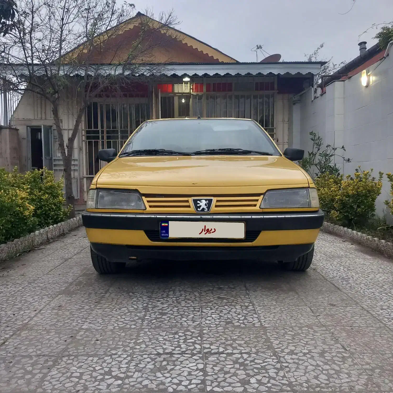 تاکسی داخل شهری به میدان املاکی مدل ۹۰ فنی در حد|خودرو سواری و وانت|لنگرود, |دیوار