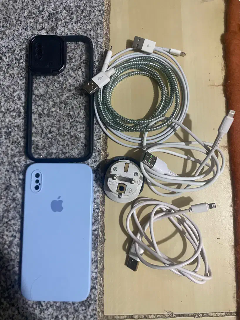 کابل و قاب ایفون|لوازم جانبی موبایل و تبلت|سبزوار, هفت تیر|دیوار