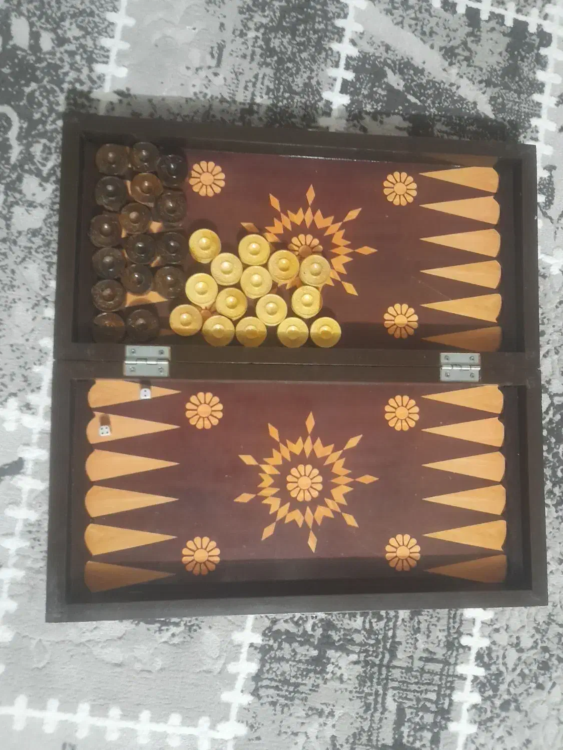 تخته نرد|کلکسیون اشیاء عتیقه|بجنورد, |دیوار