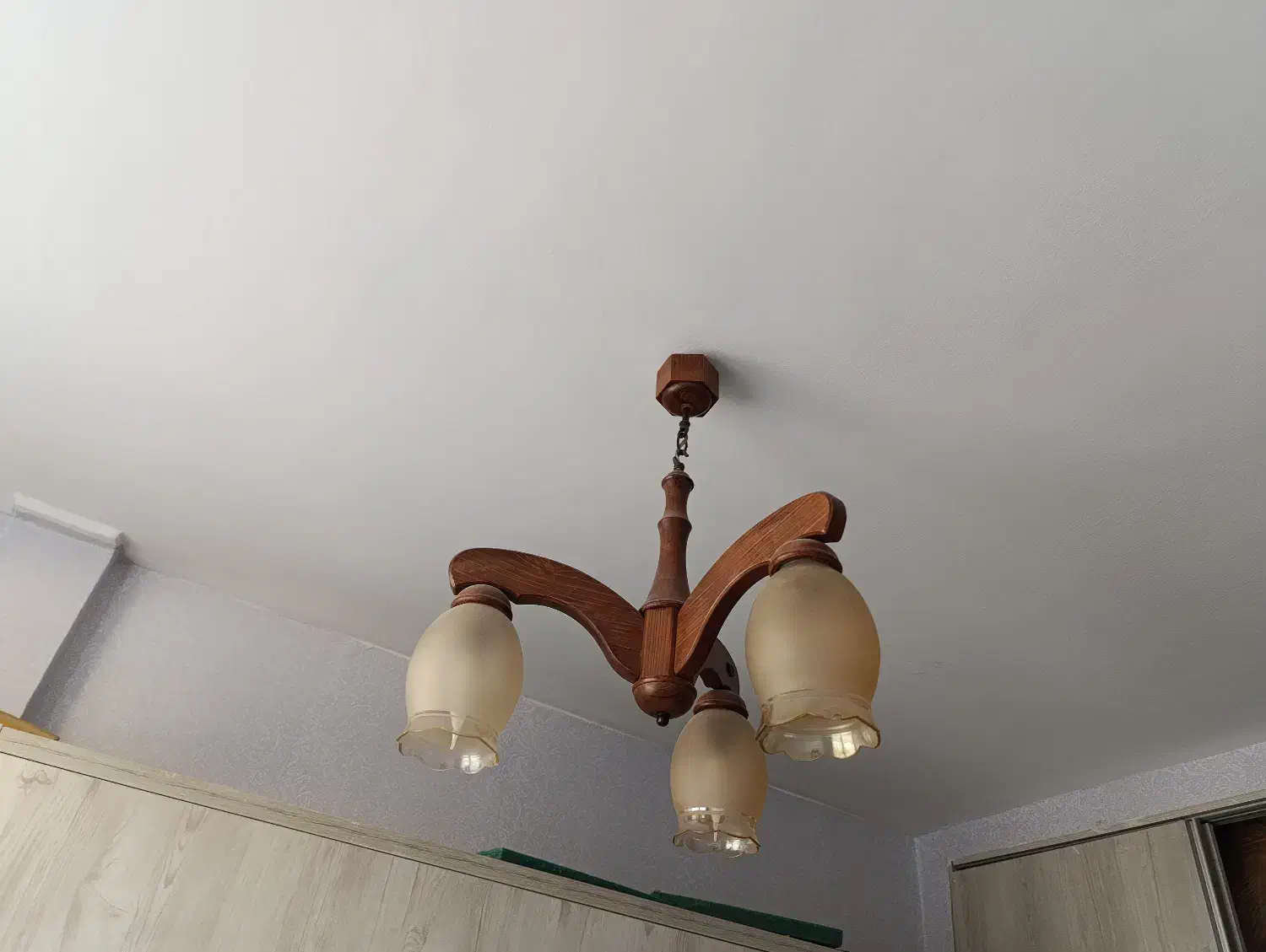 لوستر چوبی درجه یک|لوستر و چراغ آویز|تهران, نیروی هوایی (پیروزی)|دیوار