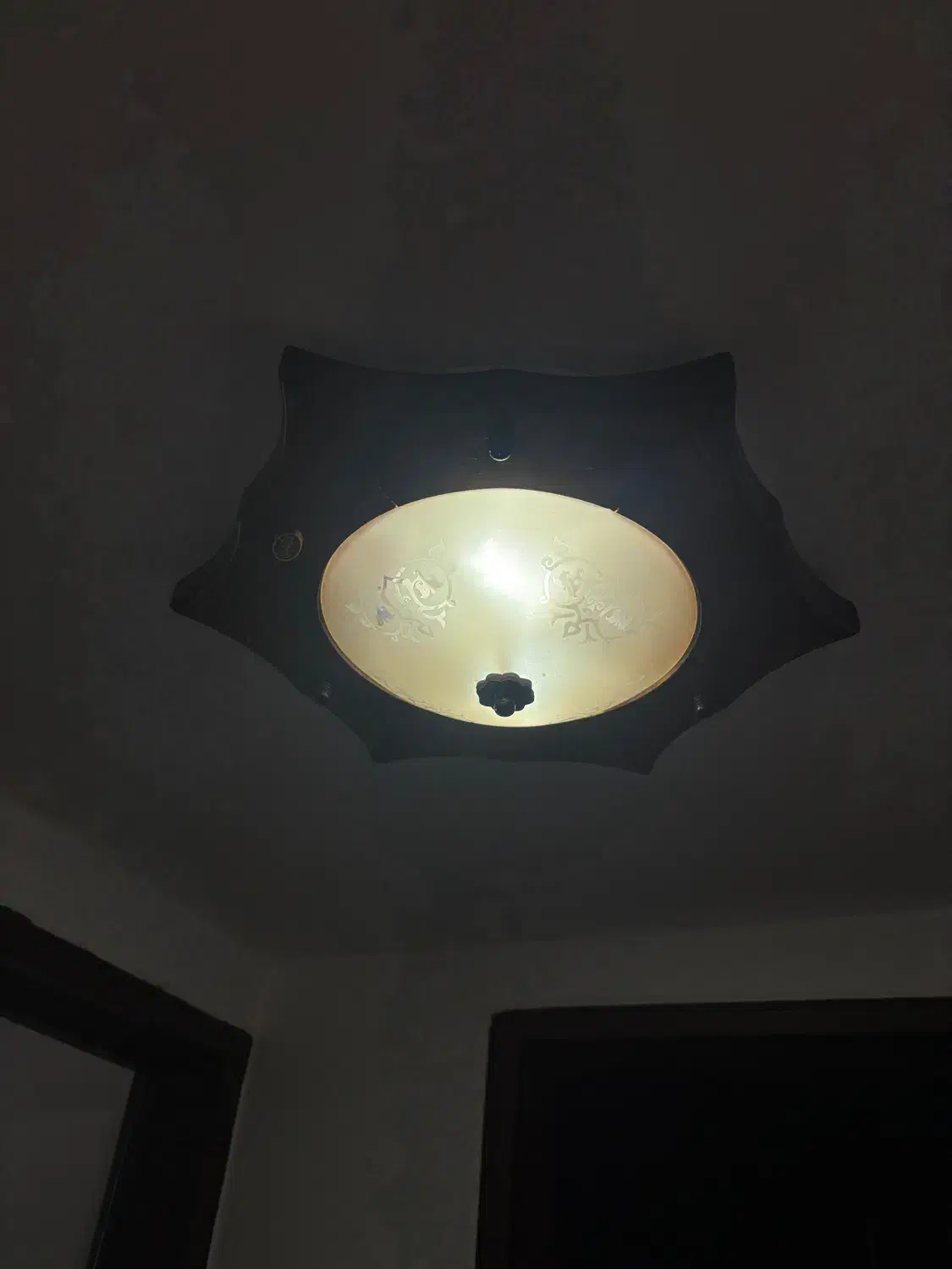 دو عدد لوستر چوبی|لوستر و چراغ آویز|یزد, |دیوار