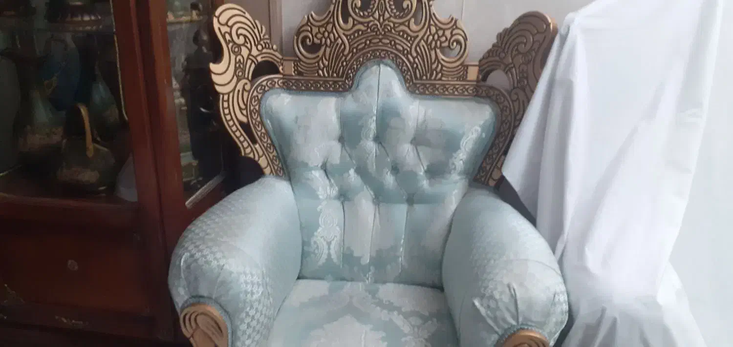 یک دست مبل سلطنتی ۷نفره|مبلمان خانگی و میز عسلی|قزوین, |دیوار