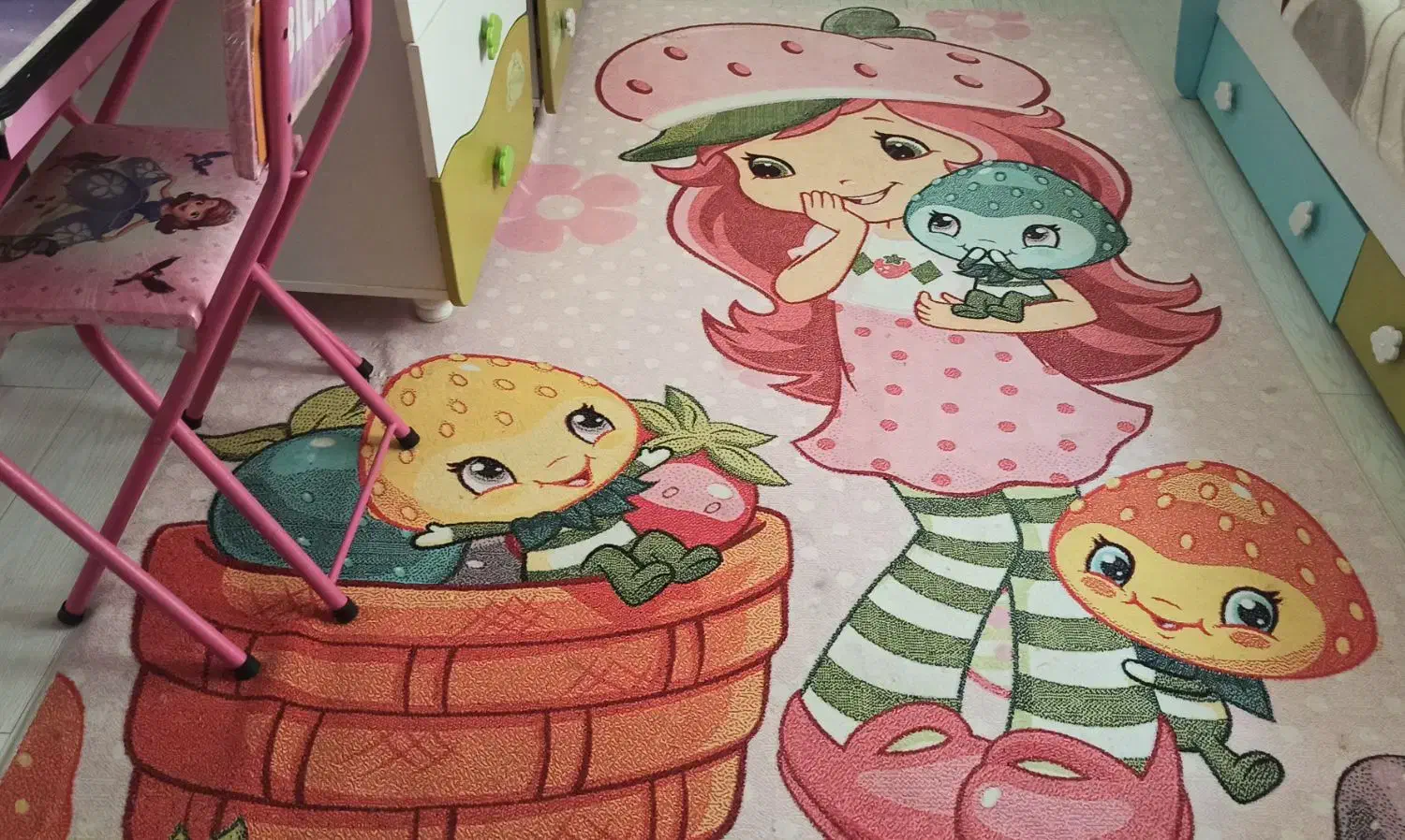 فرش چهار متری  مناسب اتاق کودک|فرش|کرج, کوی مدرس|دیوار