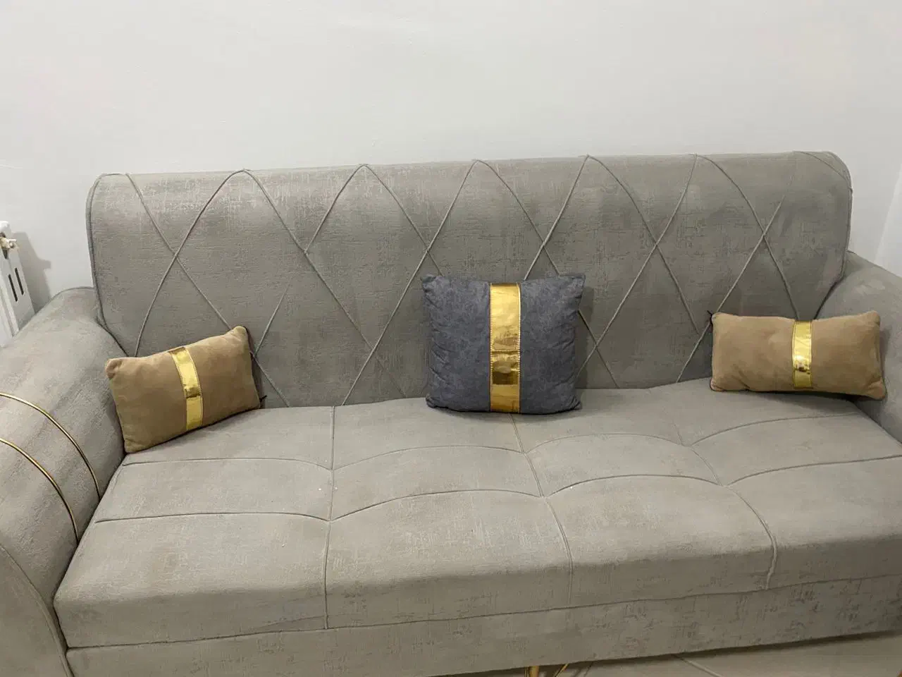 مبل هفت نفره در حد نو|مبلمان خانگی و میز عسلی|قرچک, مجتمع مسکونی طبیعت|دیوار