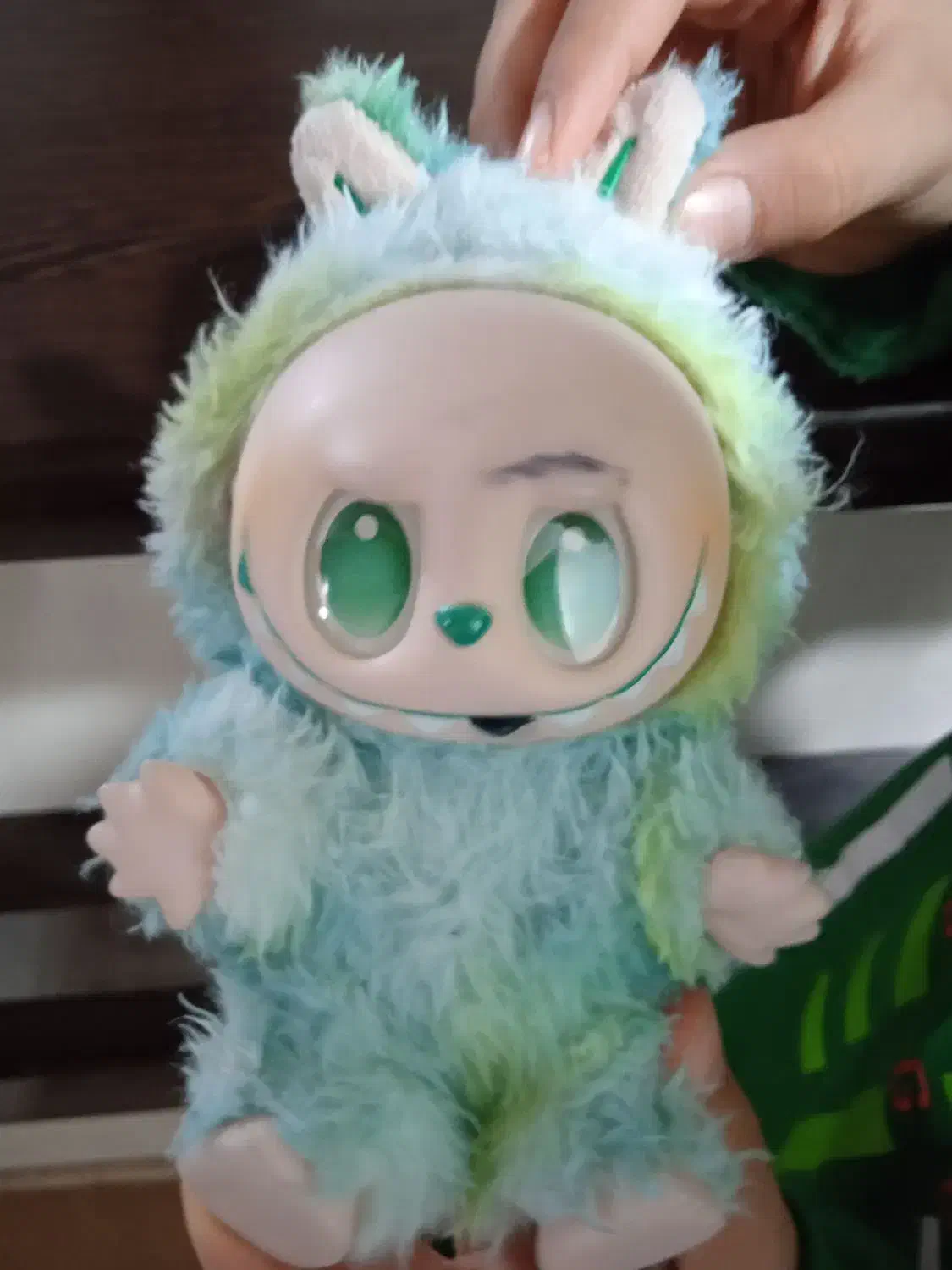 عروسک لبوبو|اسباب‌‌بازی|شاهین‌شهر, مسکن مهر|دیوار