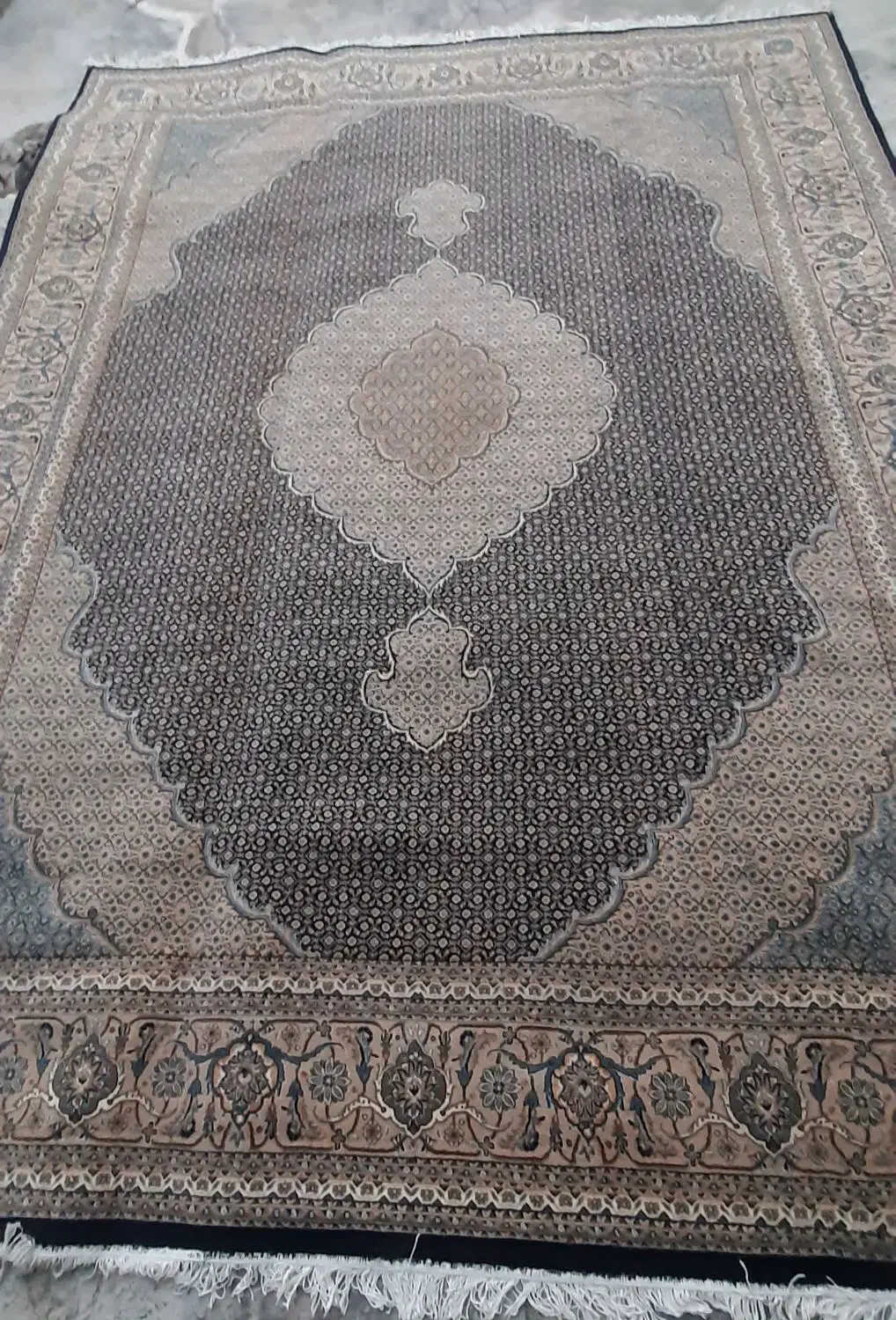 یک فرش ماشینی ۱۲متری|فرش|کرمانشاه, |دیوار