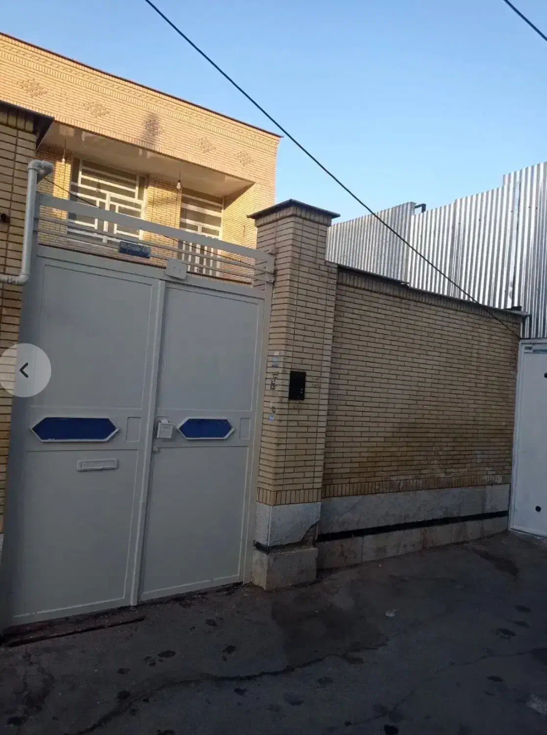 فروش خانه ویلایی دو طبقه|فروش خانه و ویلا|شیراز, شیشه‌گری|دیوار