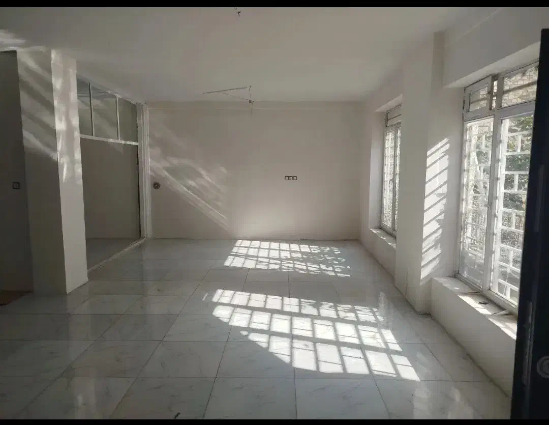 واحد اداری تجاری مطهری/130متر/تخلیه|اجارهٔ دفتر کار، اتاق اداری، مطب|خرم‌آباد, |دیوار